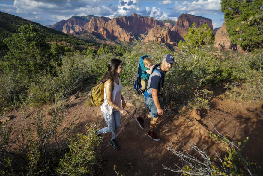 Family Hiking in Kolob Canyons