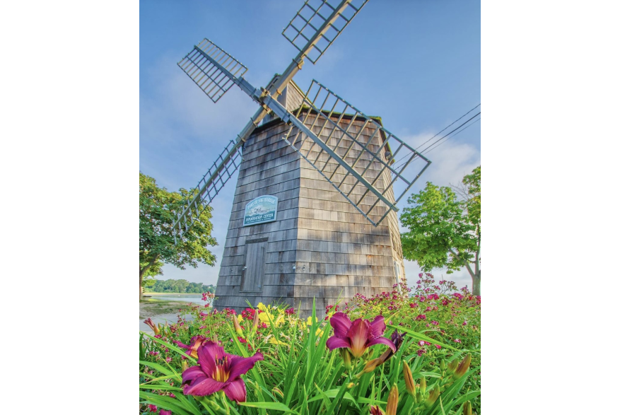 Sag Harbor Windmill credit to @RyanBrook.jpg