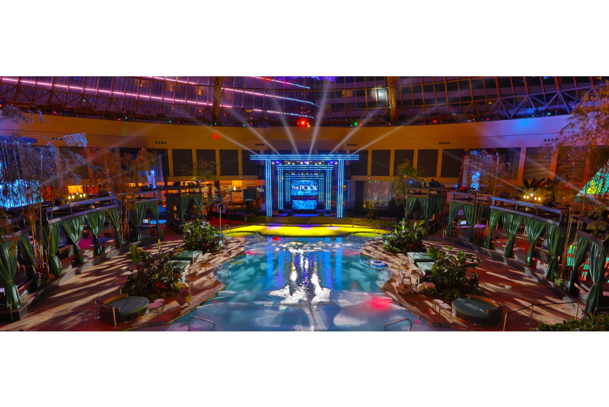 Harrahs Pool at Night.jpg