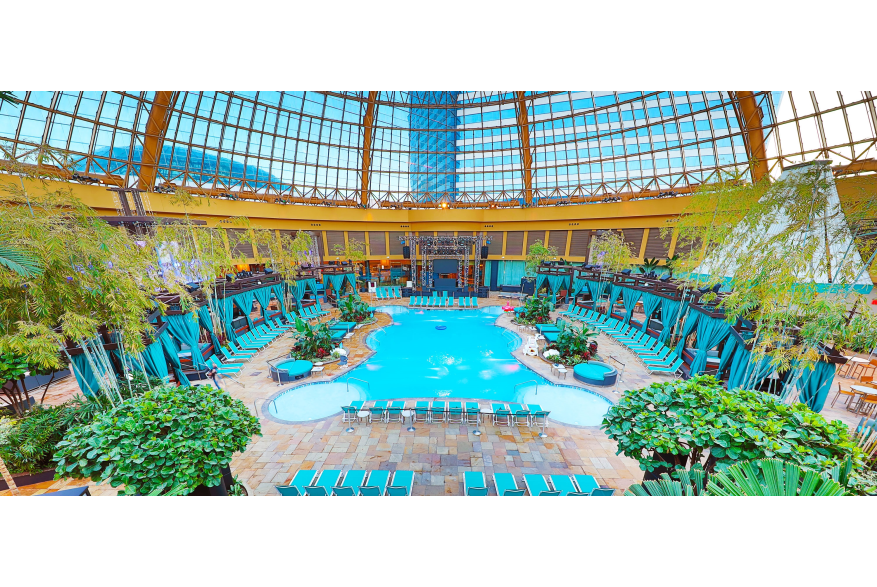 Harrahs Pool.jpg