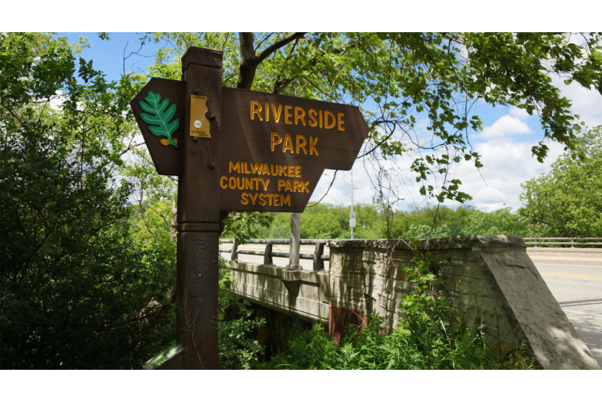 Riverside Park - Signage