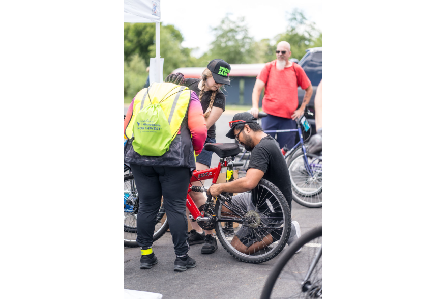 Pedal Jam 2023 checking bikes