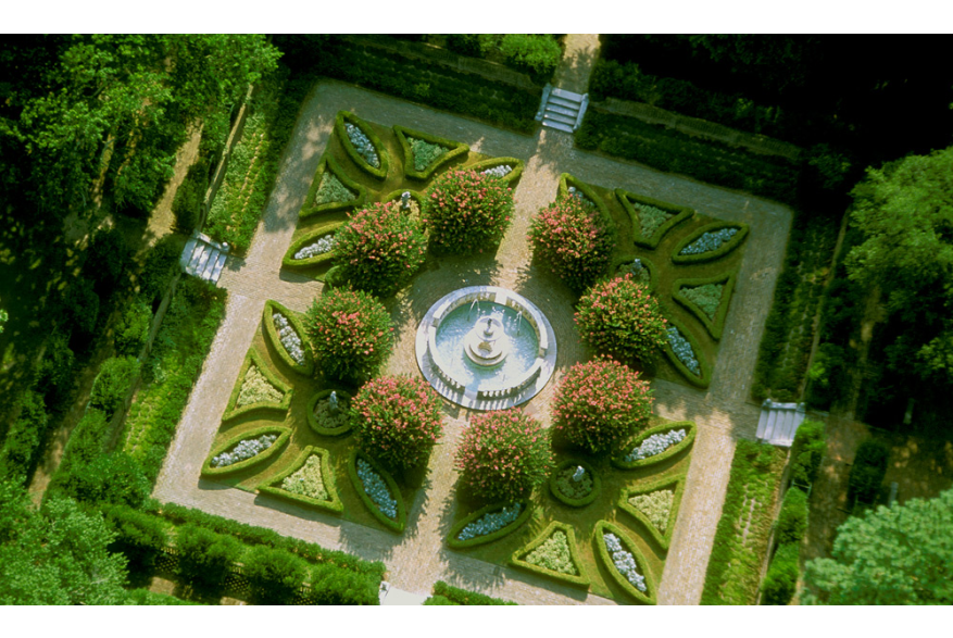 Elizabethan Gardens