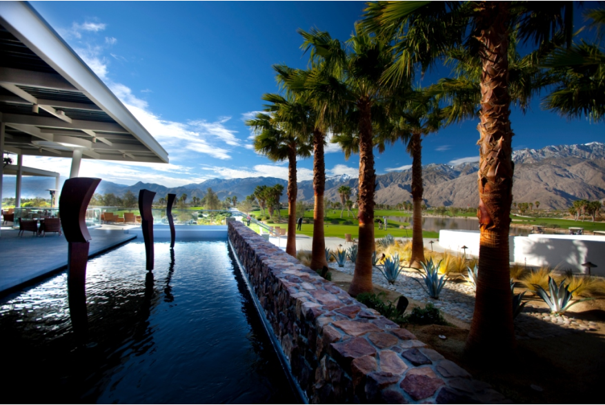 01-EscenaGolf-Arrival.jpg