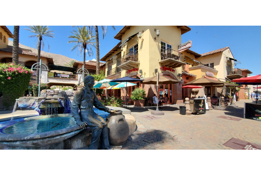 Sony Bono foundtain in downtown Palm Springs