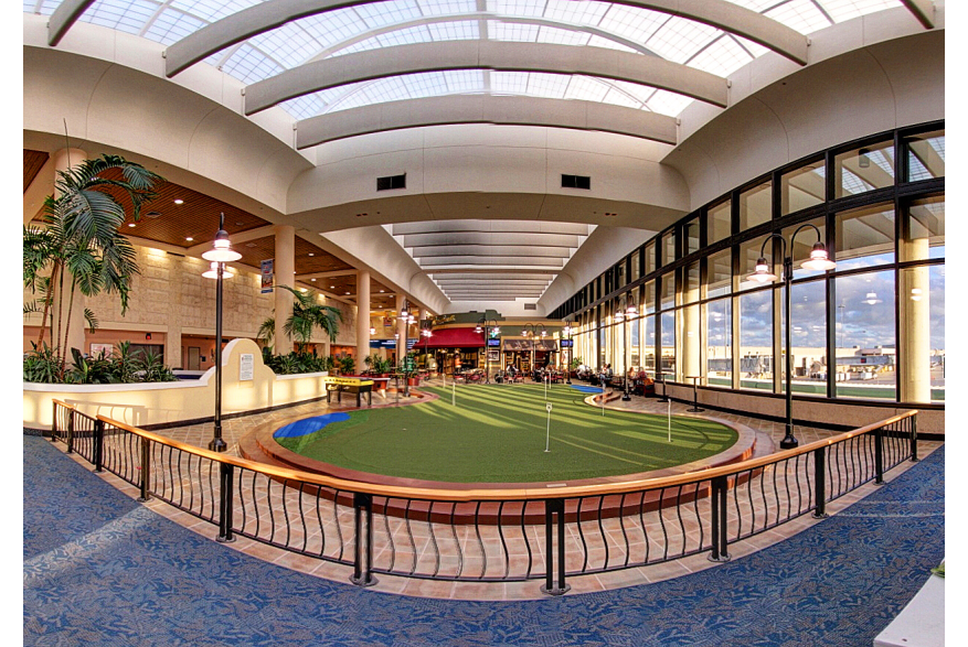 Indoor Airport Golf Green