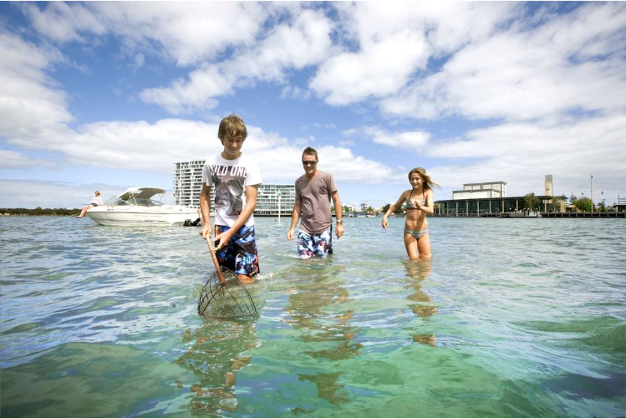 Crabbing in Mandurah