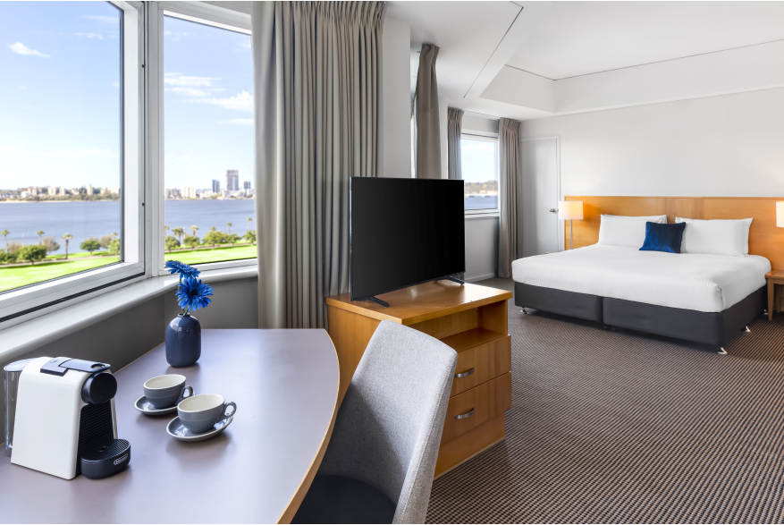 Novotel Perth Langley - Junior Suite with view
