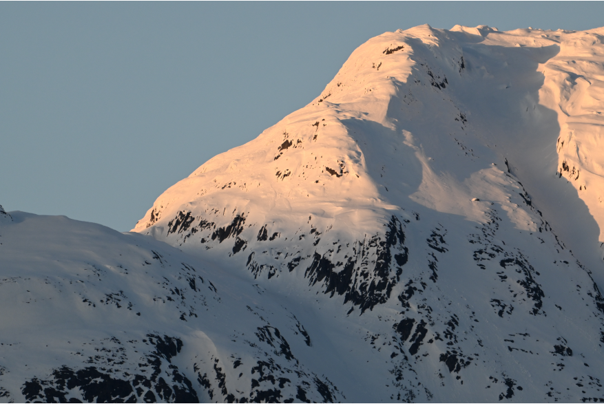 Alpine glow on the edge of the Sawtooths