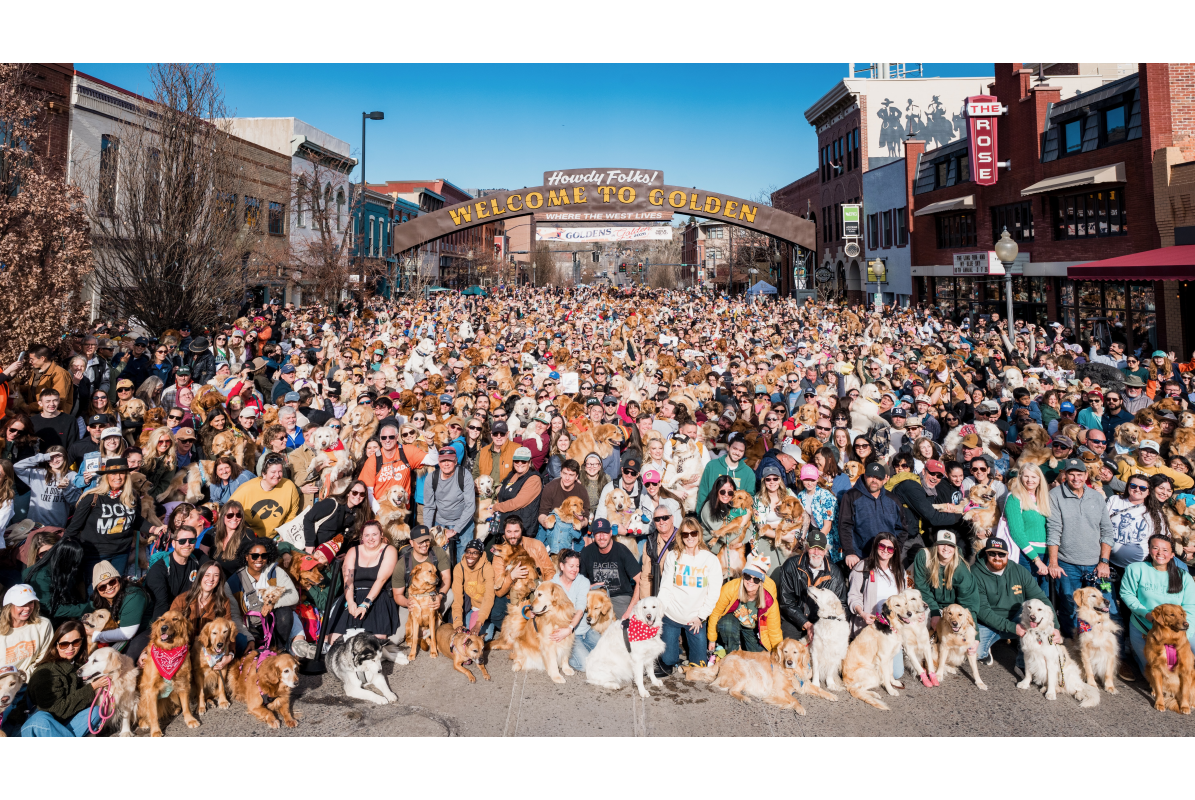 Goldens in Golden Group Photo 2026 10 AM
