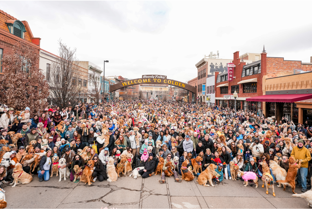 12-pm-2025-7_GoldensInGolden-GroupPhoto