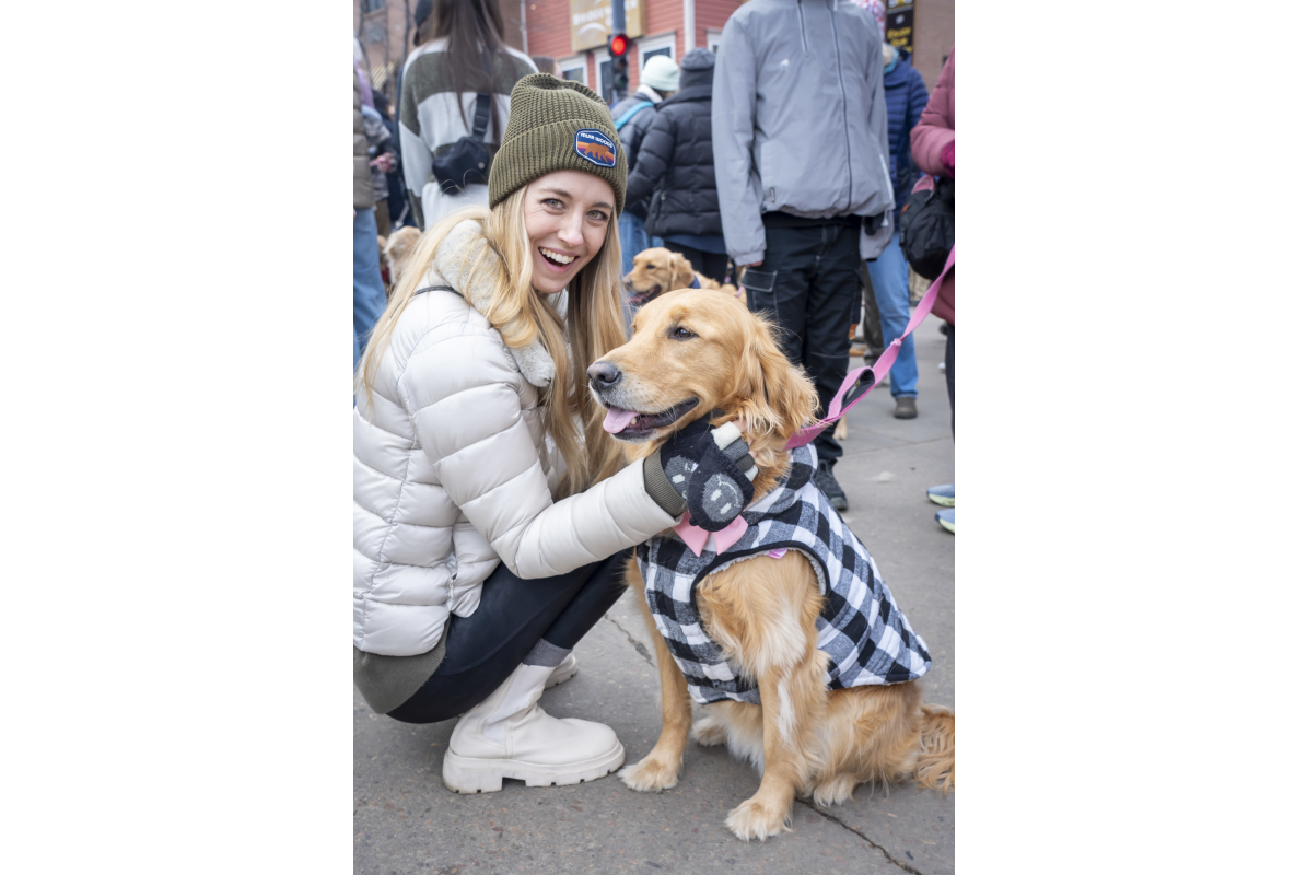 Rocky Mountain Pet Portraits a golden retriever and their human at goldens in golden event 2025