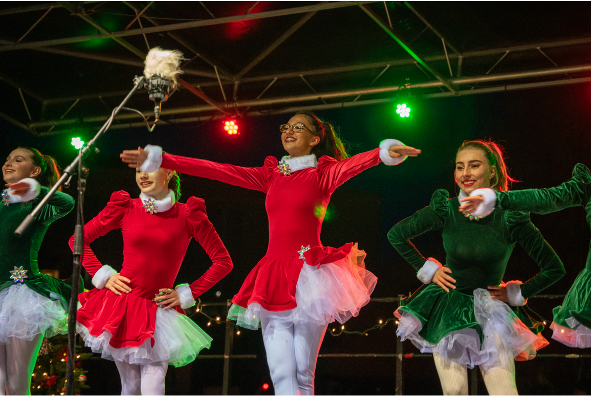 Show during Candlelight Walk