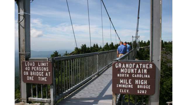 Mile High Swinging Bridge | Grandfather Mountain