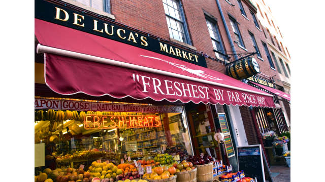 DeLuca's Market on Charles Street_0701-5