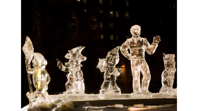 First Night Ice Sculpture3841-3