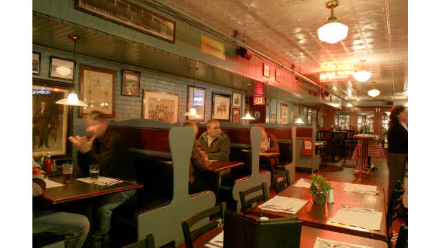 Durgin-Park Restaurant, Boston – who doesn’t love a booth?