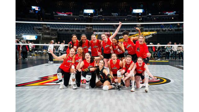 Columbus Fury team posing in Nationwide Arena
