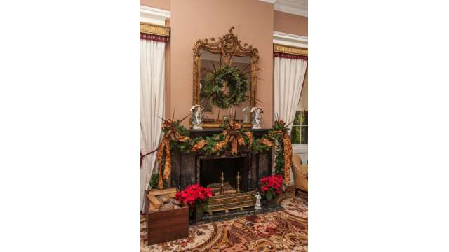 Antebellum Christmas Fireplace