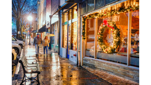 Downtown Milledgeville at Christmas Holidays