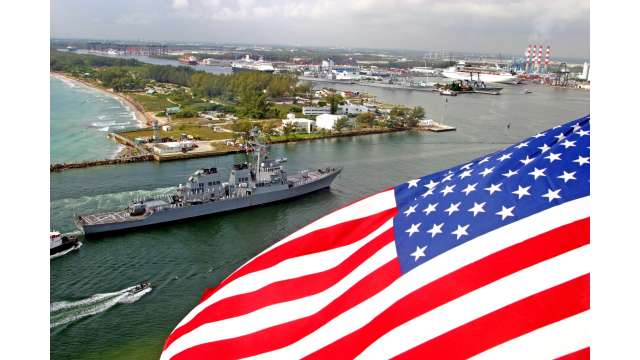 Navy ships arrive for Fleet Week