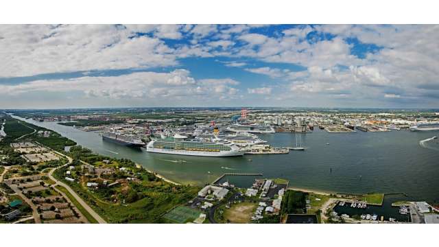 Panoramic of Port Everglades