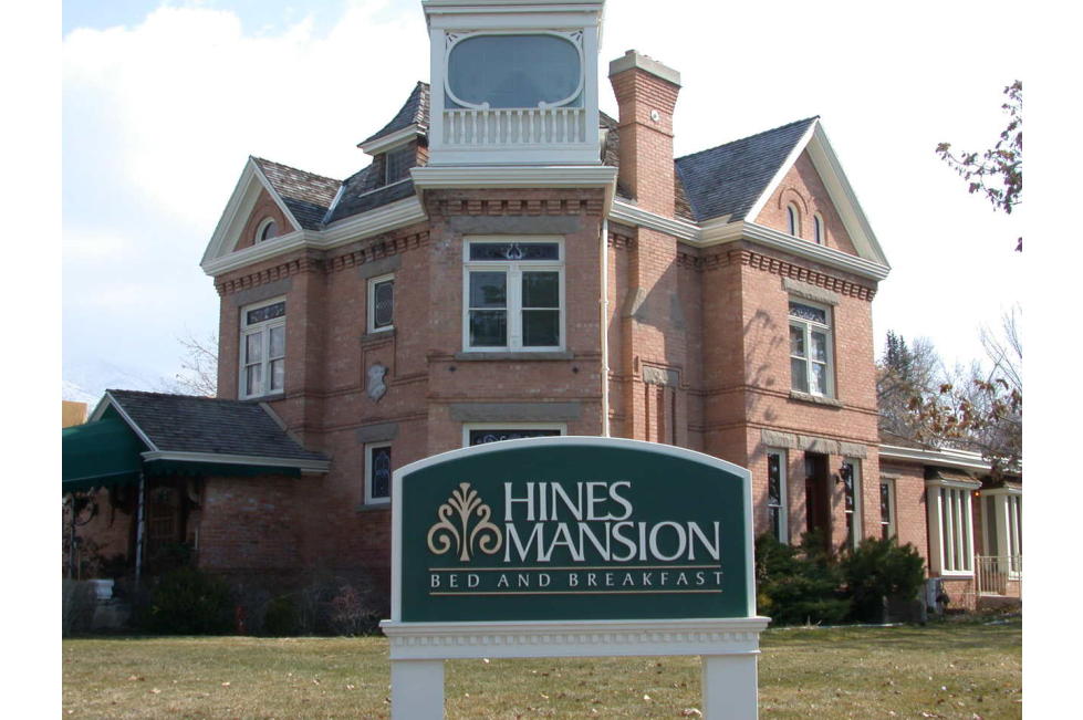 Hines Mansion 013.jpg