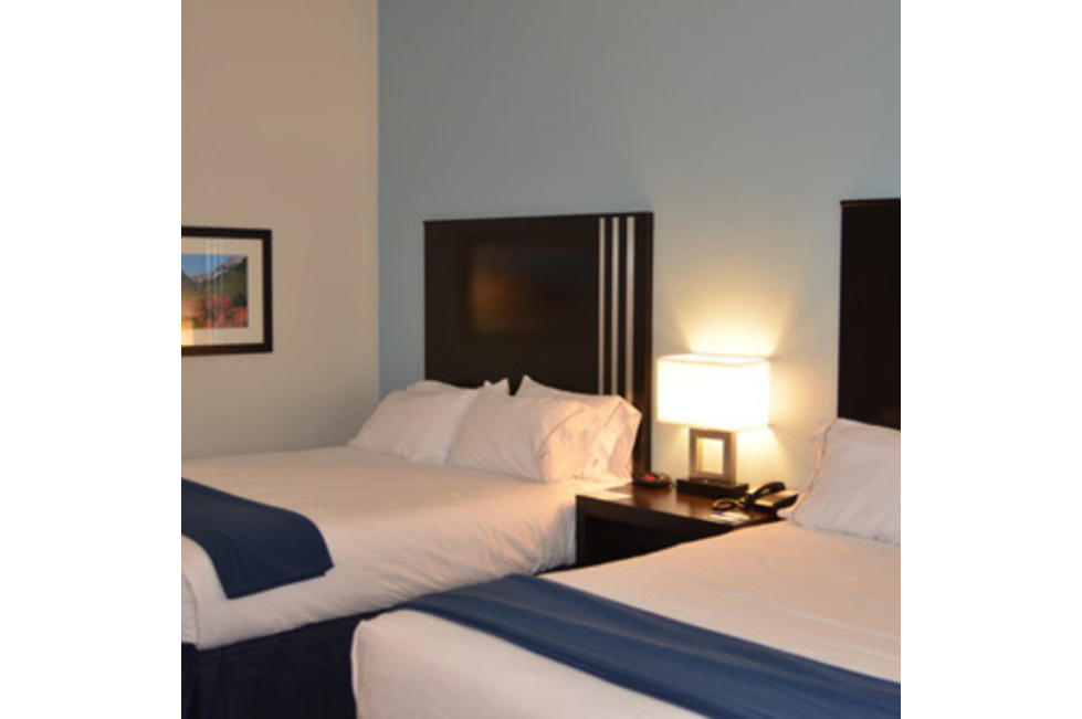 Holiday Inn Springville 2