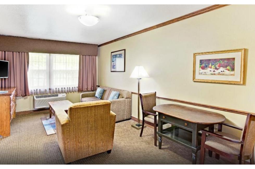 Baymont Inn & Suites Provo River Rooms
