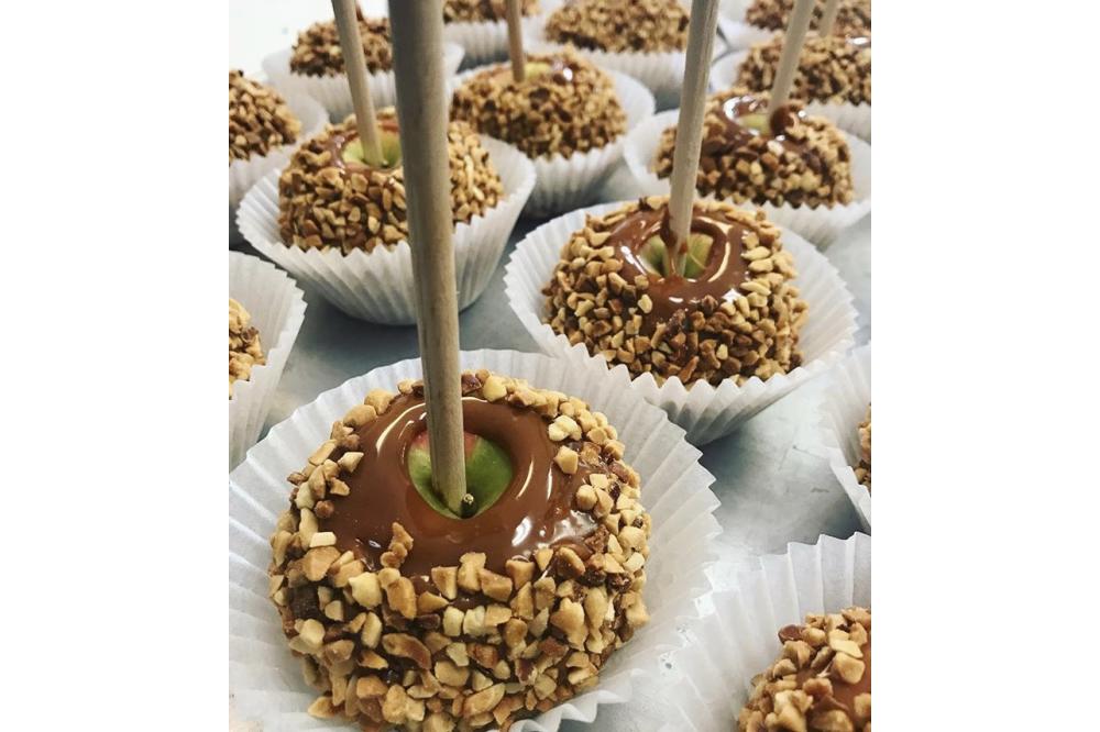 Peanut Caramel Apples