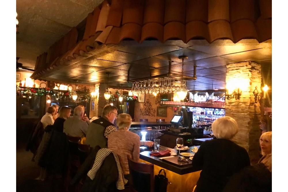 The Main Bar At Cafe Calamari