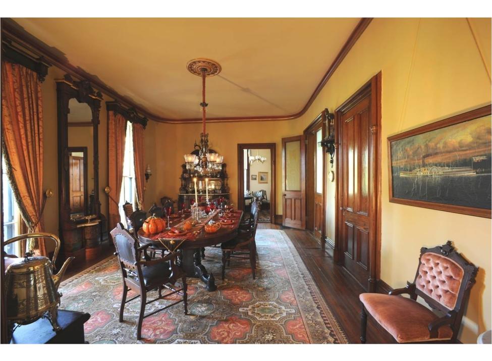 Octagon House dining room