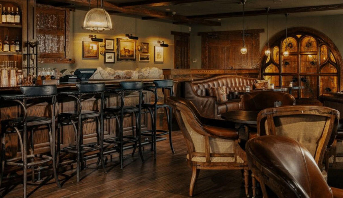Harry's Cocktail Lounge & Bar | Branson, MO