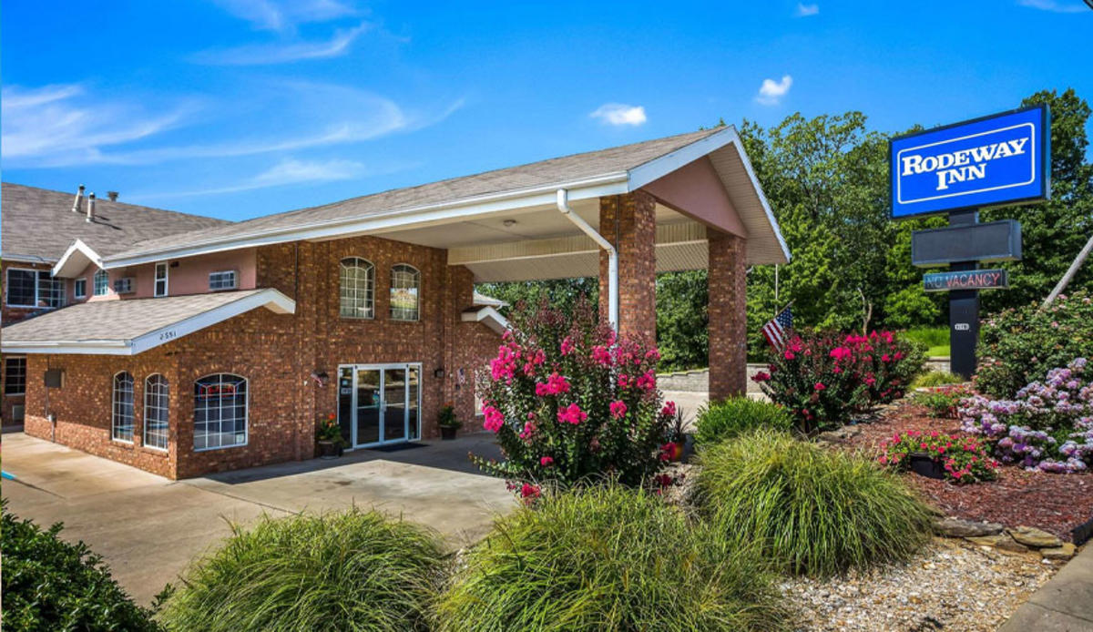 Rodeway Inn Branson Brick House