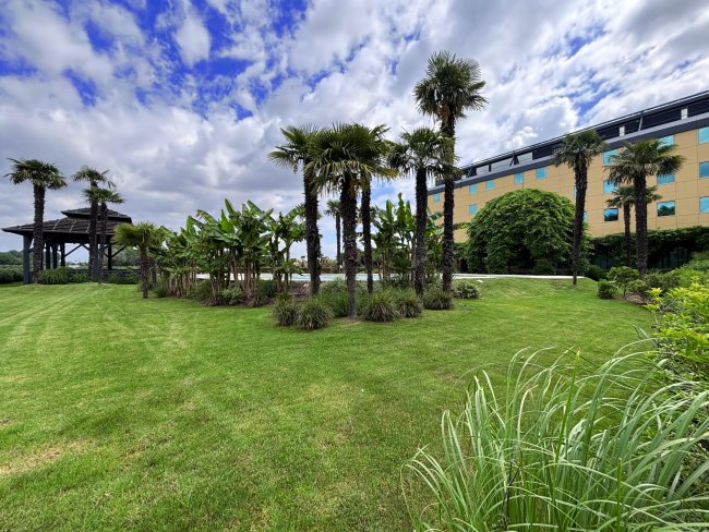 Royal Garden Hotel