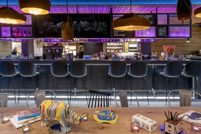 Moxy Snack Bar