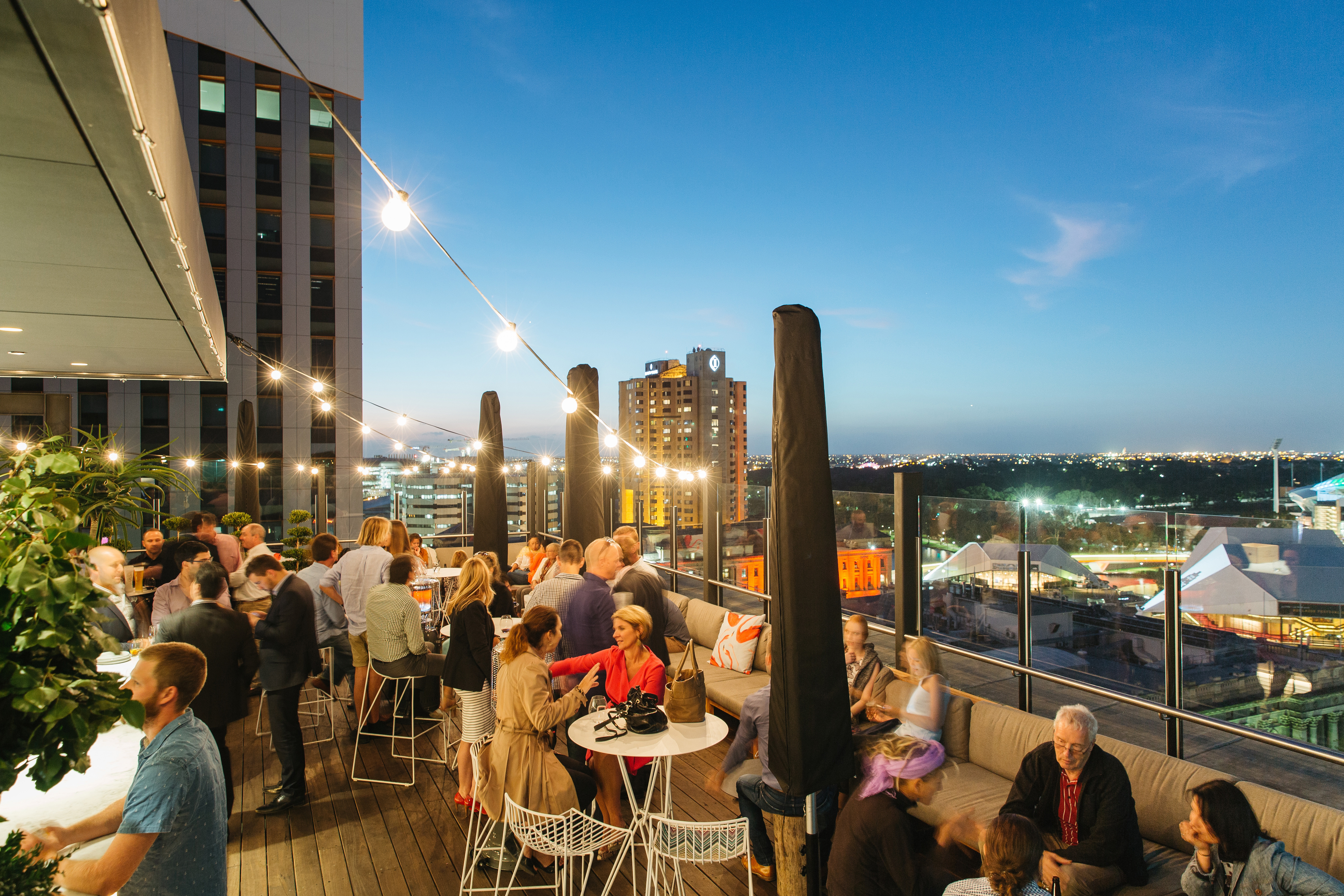 2KW Bar & Restaurant