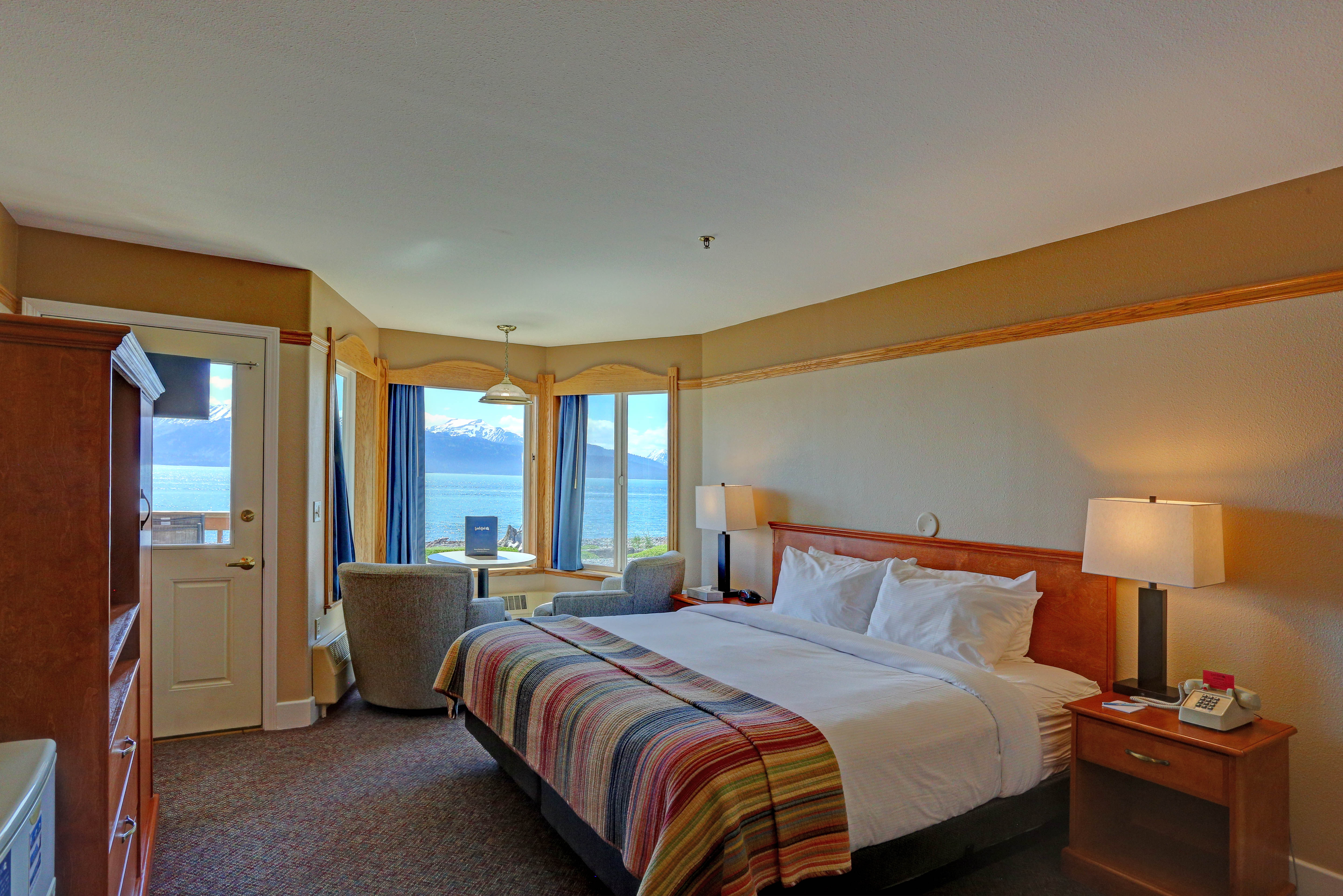 Homer Alaska Hotels, Land's End Resort