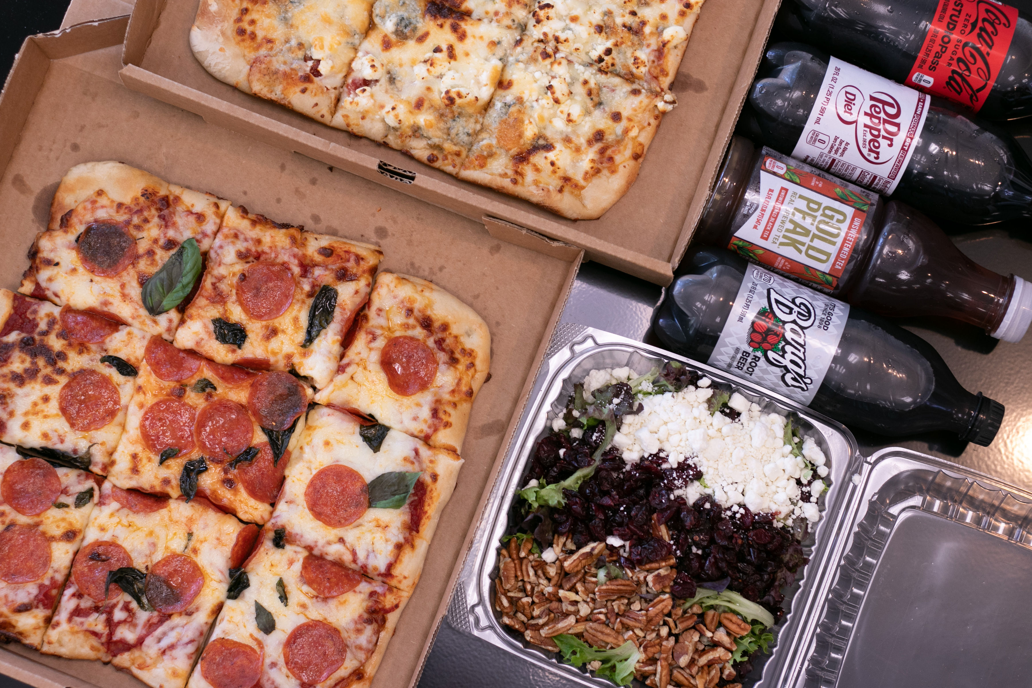 Pizza Hut Brings Back The Big Dinner Box