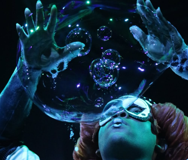 Spheres Bubble Show: Orbs