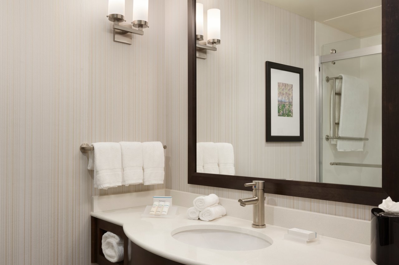 Hilton Garden Inn Boston Logan Airport