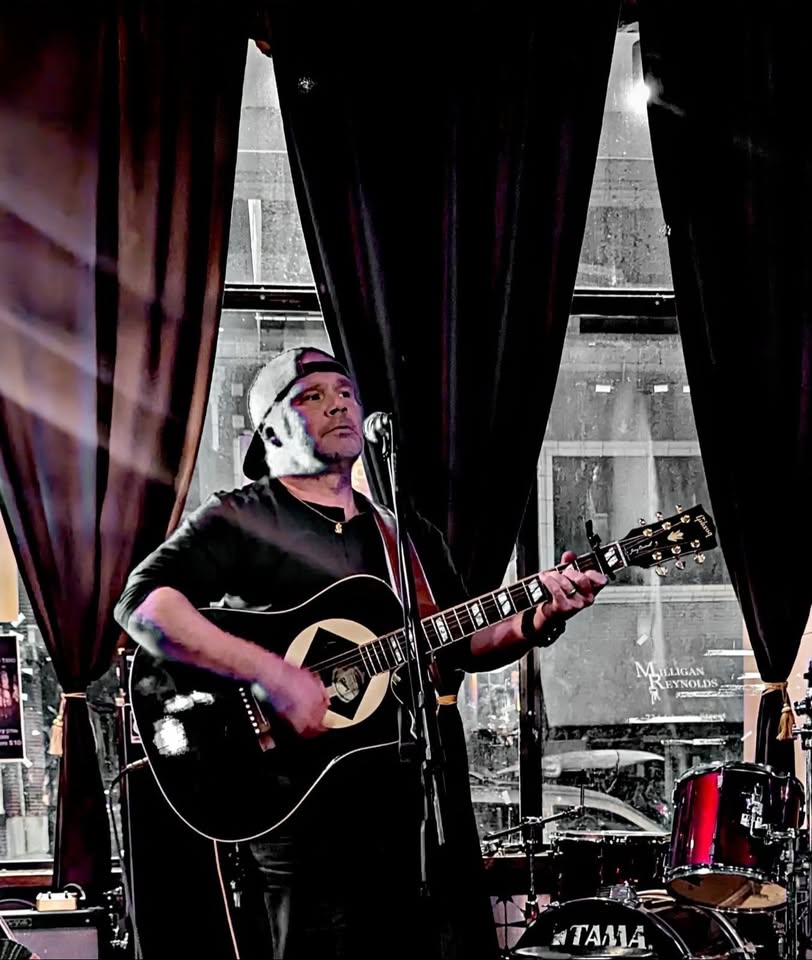Live Music with Chris Scoggins