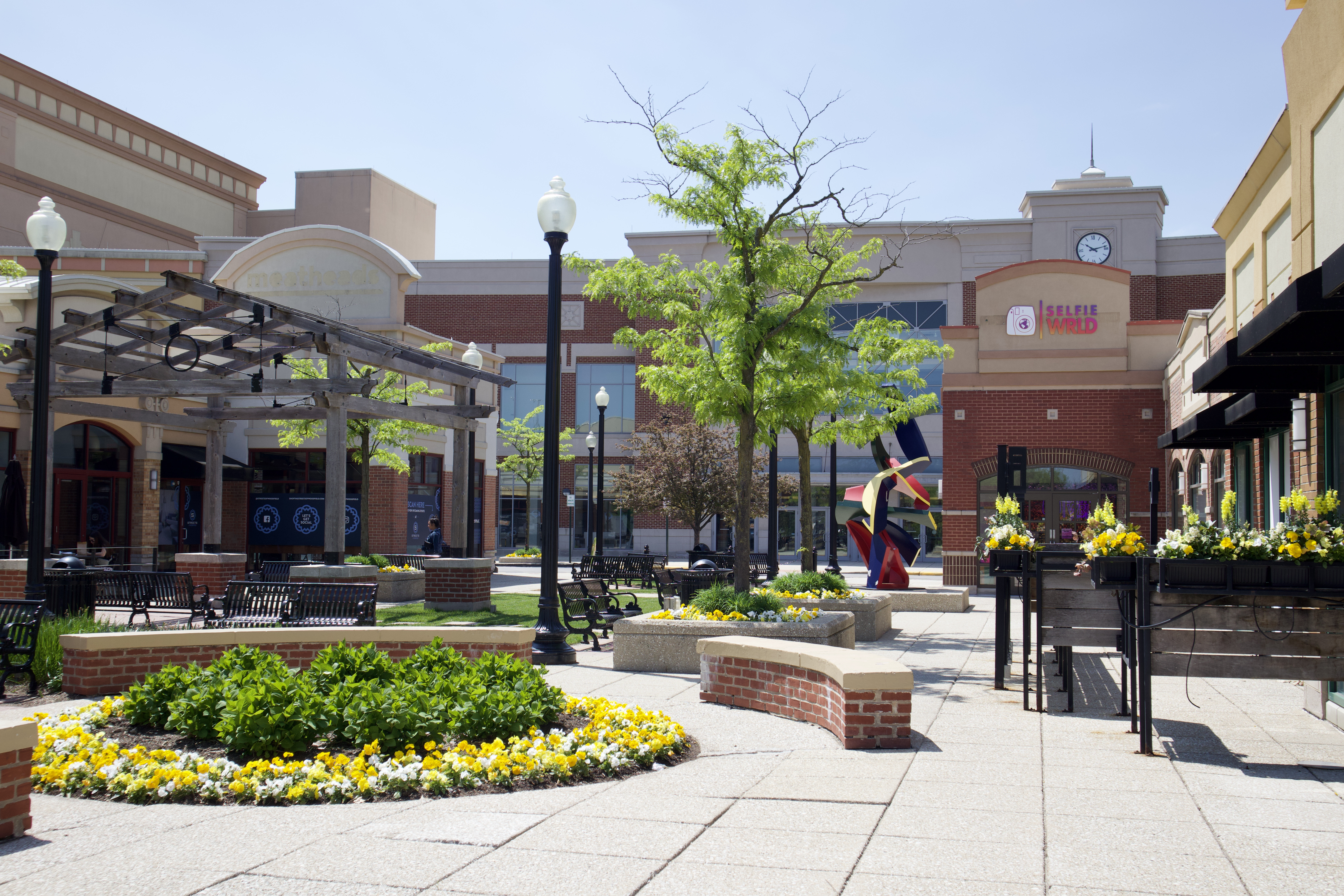 Streets Of Woodfield in Schaumburg, IL