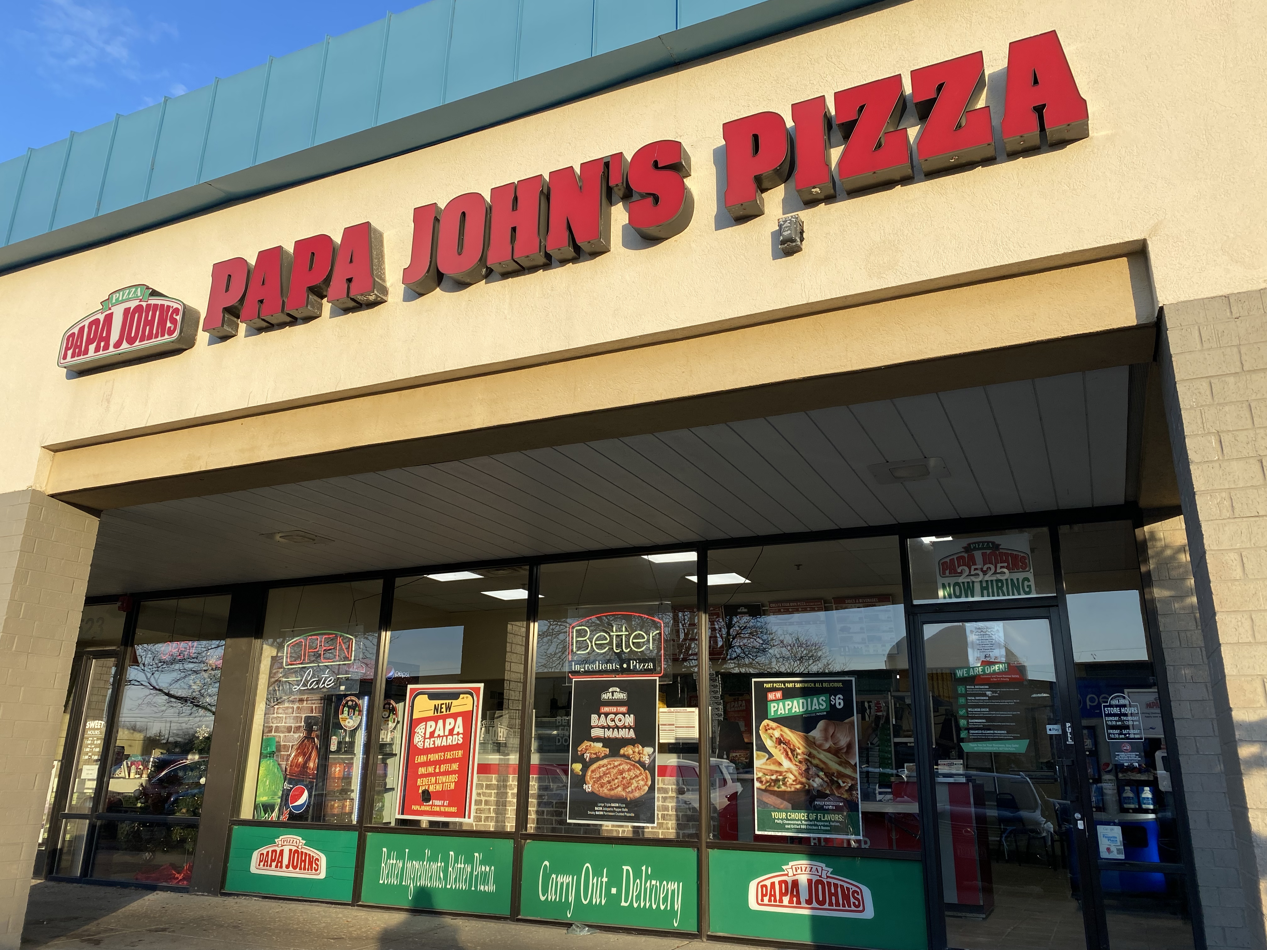 PAPA JOHNS PIZZA, Chicago - 80 East Cermak Rd, South Loop