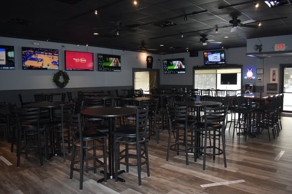 Longshots Sports Bar & Grill
