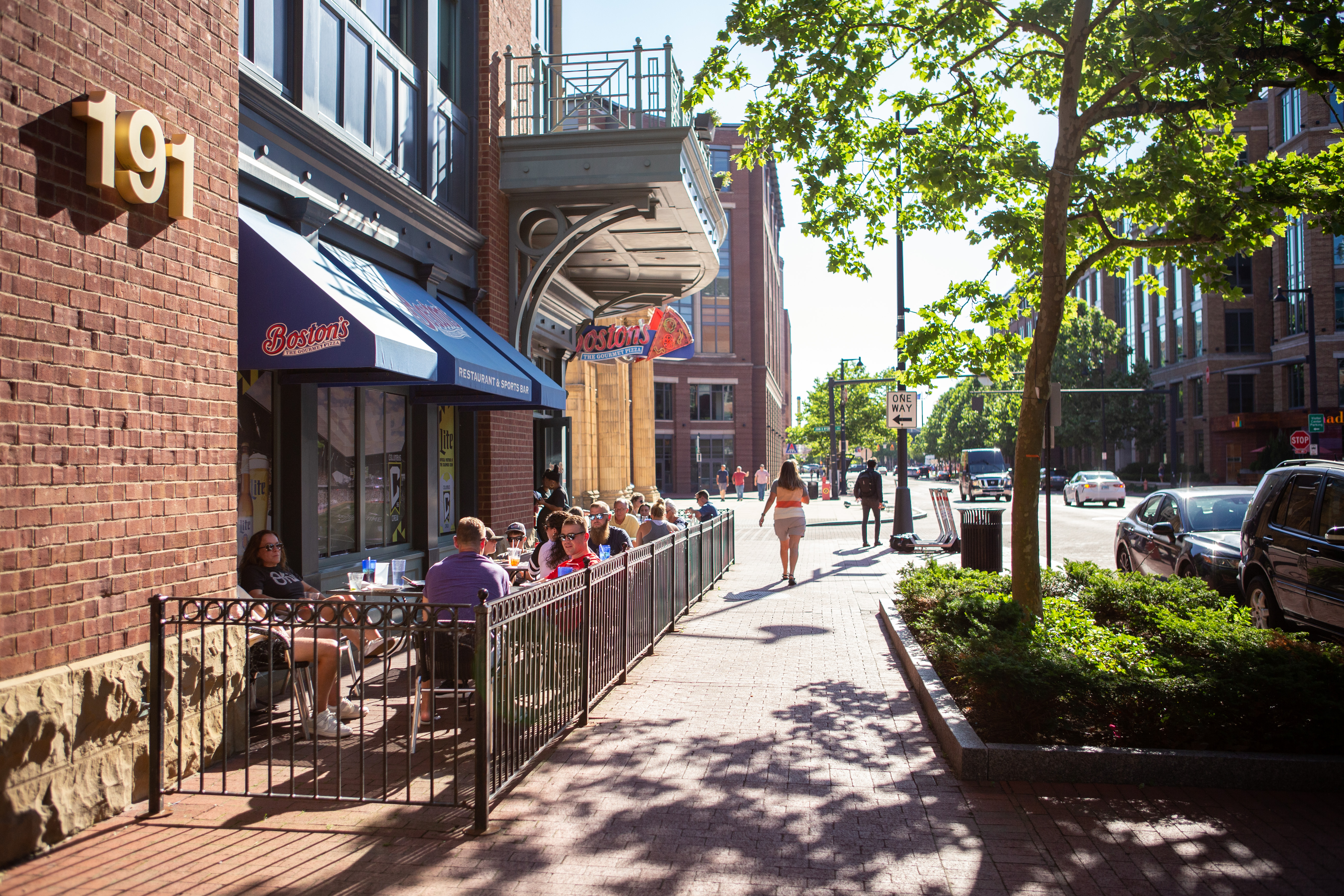 Boston's The Gourmet Pizza | Columbus, OH 43215
