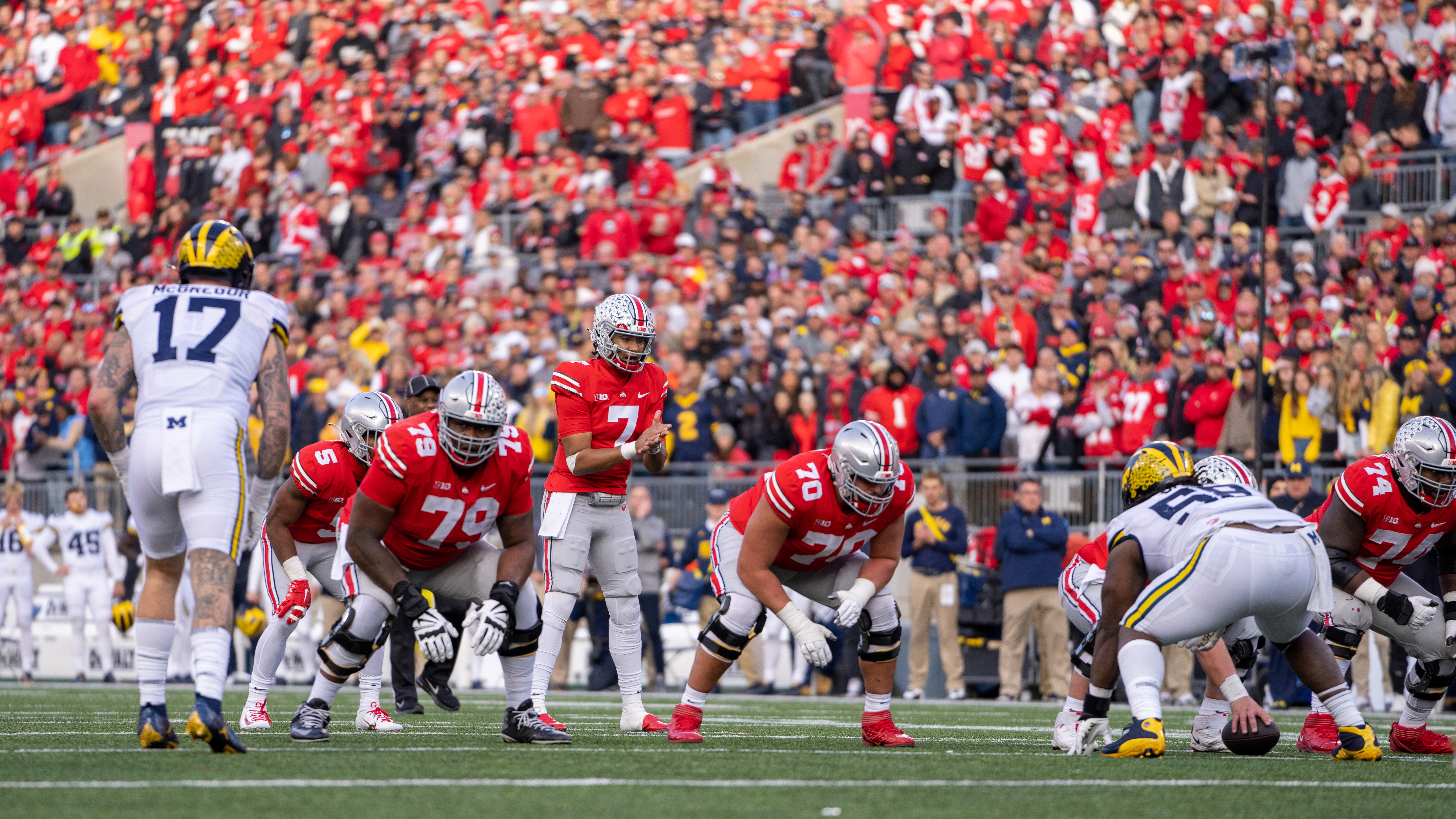 Ohio State Buckeyes take on the Western Kentucky Hilltoppers