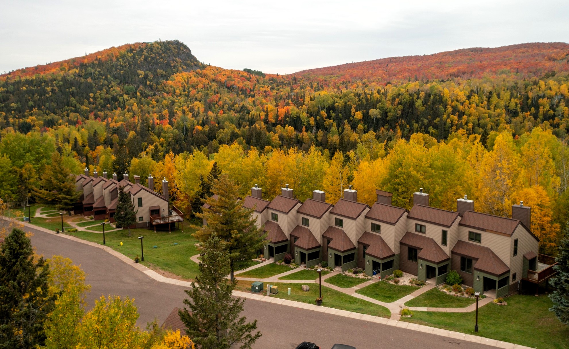 Caribou_Highlands_fall_5473A58