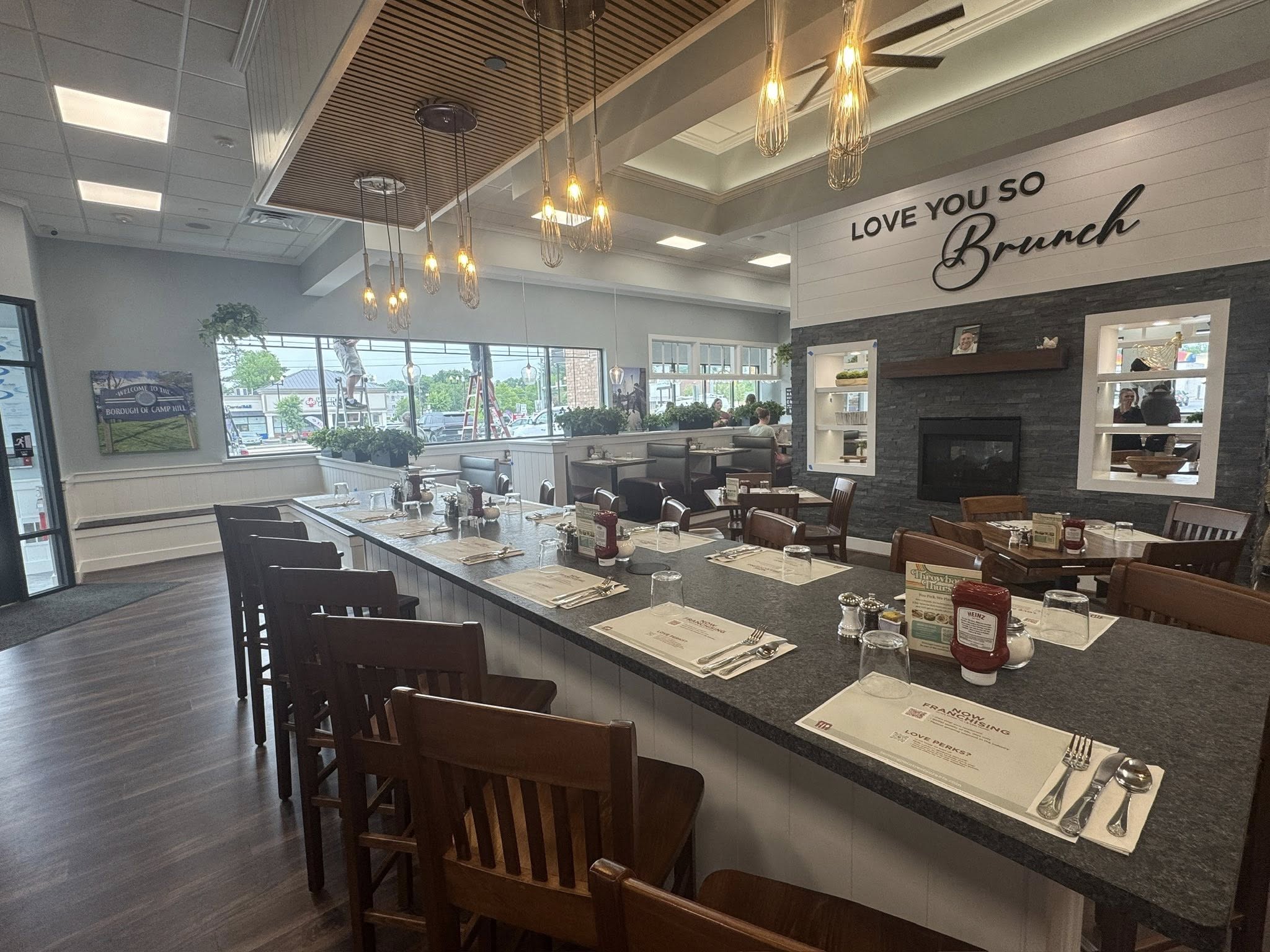 TURNING POINT コロニーST Turning Point Restaurant