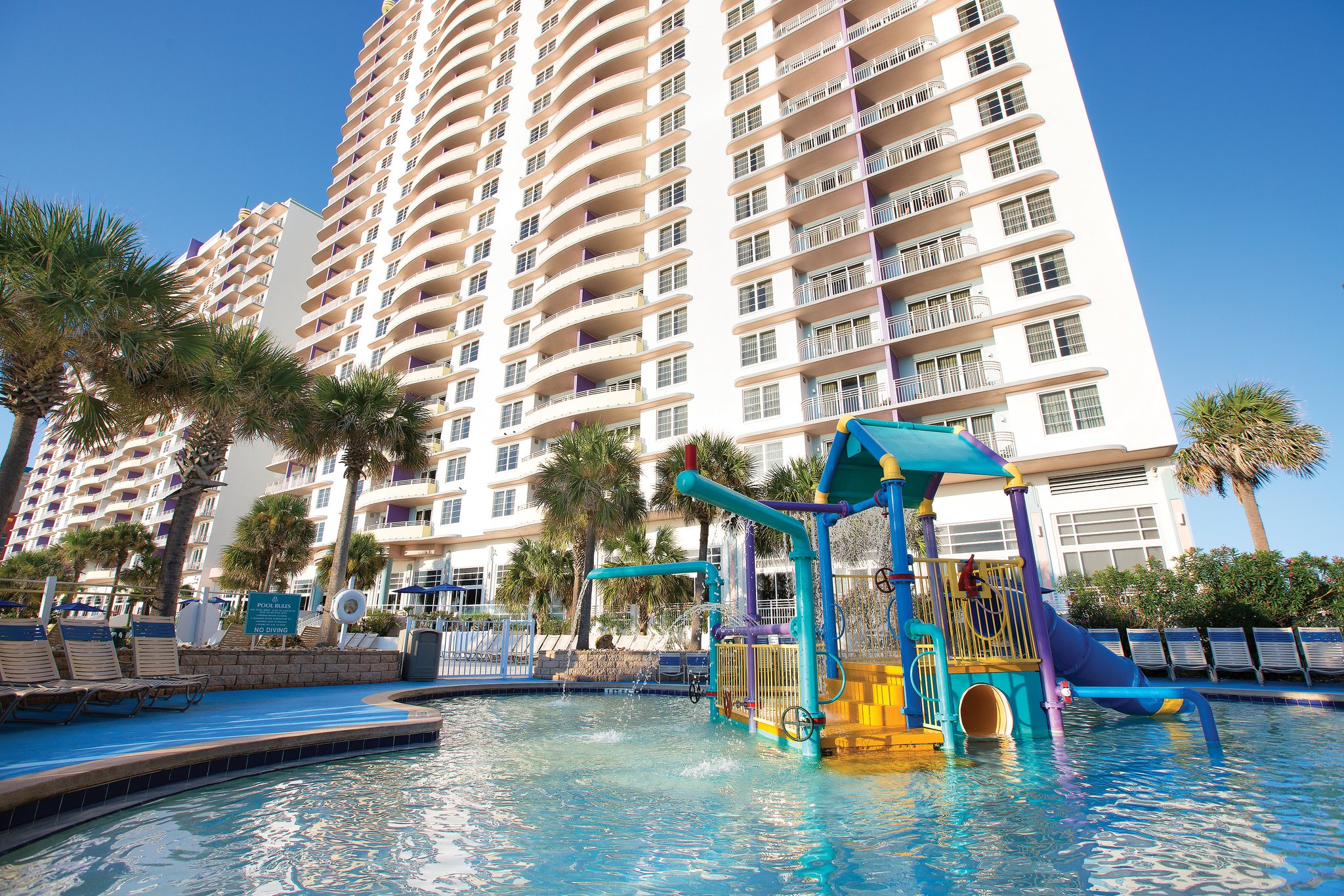 Discover the Ultimate Daytona Beach Hotel with Lazy River: Paradise Awaits!